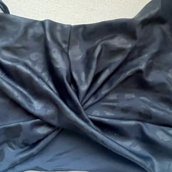 Beach riot leopard print sports bra size large - Picture 2 of 3